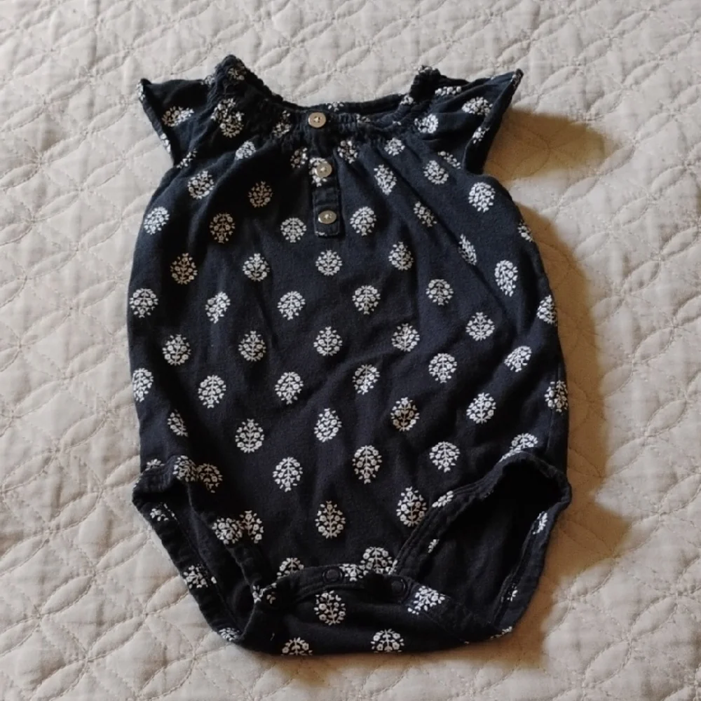 🍼 CARTER'S Black Diaper Cover with White Floral Design 🍼